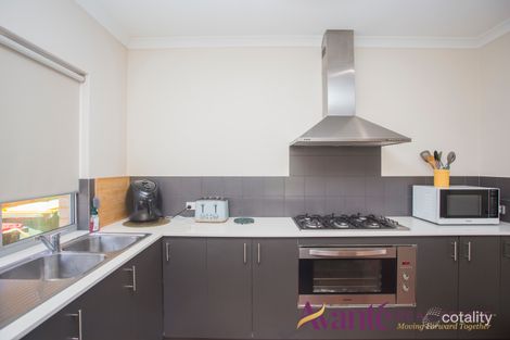 Property photo of 10 Johnsonia Bend Hammond Park WA 6164