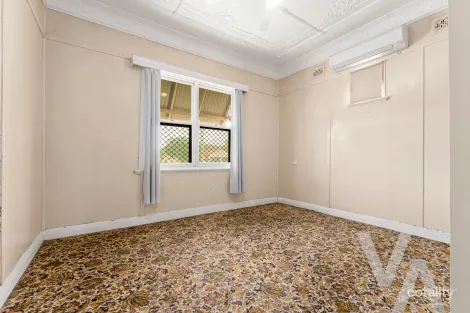 Property photo of 24 Roxburgh Street Stockton NSW 2295