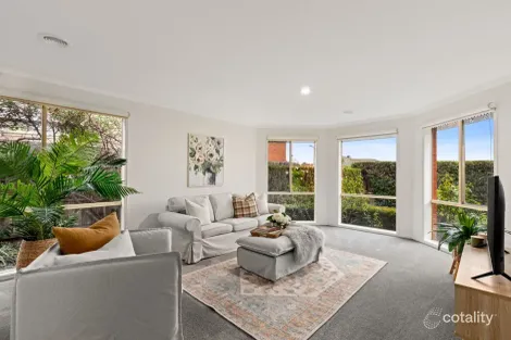 Property photo of 21 Amarina Crescent Grovedale VIC 3216