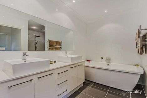 Property photo of 15 Yallanbee Court Wongawallan QLD 4210