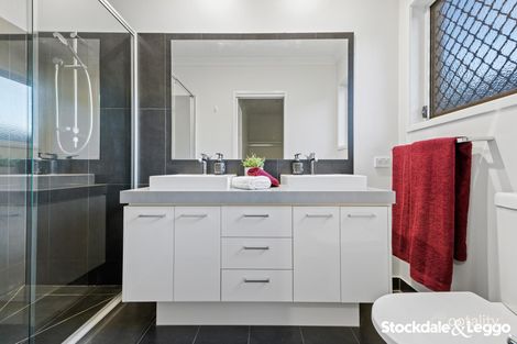 Property photo of 27 Giselle Circuit Greenvale VIC 3059