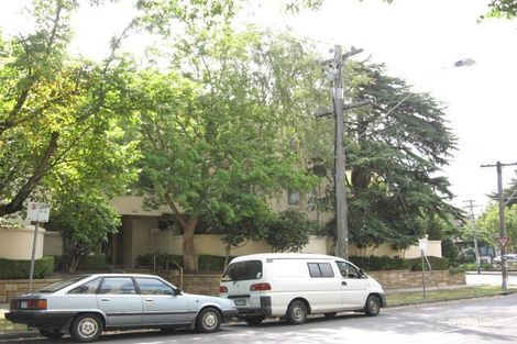 Property photo of 3/85 Irving Road Toorak VIC 3142