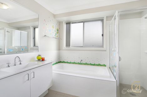 Property photo of 36 Sovereign Circuit Glenfield NSW 2167