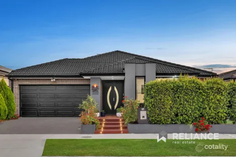 Property photo of 14 Luster Crescent Tarneit VIC 3029