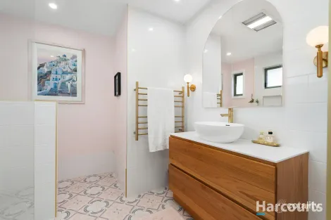 Property photo of 3 Pasadena Crescent Macquarie Hills NSW 2285