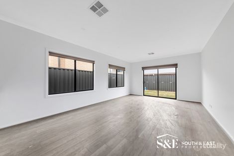 Property photo of 8 Colorado Parade Berwick VIC 3806