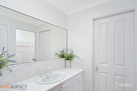 Property photo of 8 Magnolia Way Orange NSW 2800