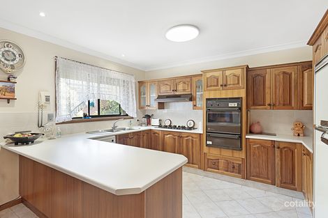 Property photo of 18 Conran Avenue Endeavour Hills VIC 3802