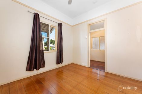 Property photo of 30 Salstone Street Kangaroo Point QLD 4169