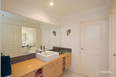 27 Koowin Dr, Kirkwood, QLD 4680