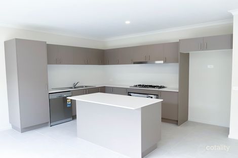 Property photo of 23 Akashi Crescent Craigieburn VIC 3064