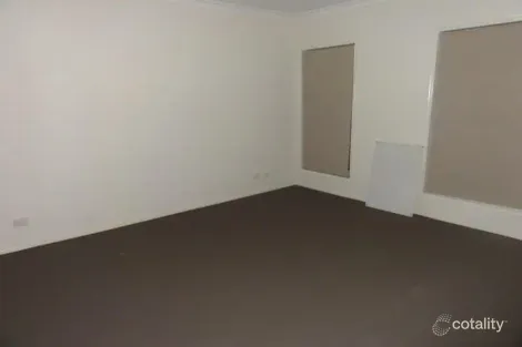 Property photo of 16 Alberfeldie Drive Truganina VIC 3029