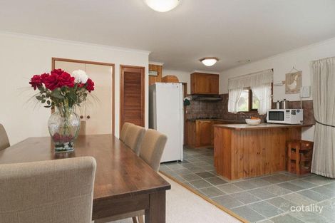 Property photo of 64 Zina Grove Mooroolbark VIC 3138