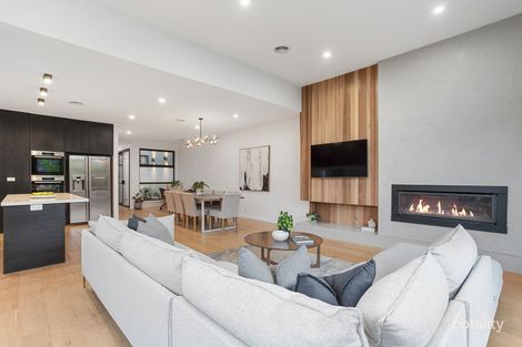 Property photo of 1/18 Paul Avenue Keilor East VIC 3033