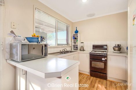 Property photo of 2 Maria Crescent Pakenham VIC 3810