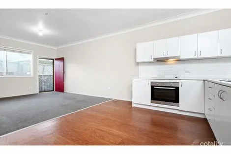 2/10 E K Ave, Charlestown, NSW 2290