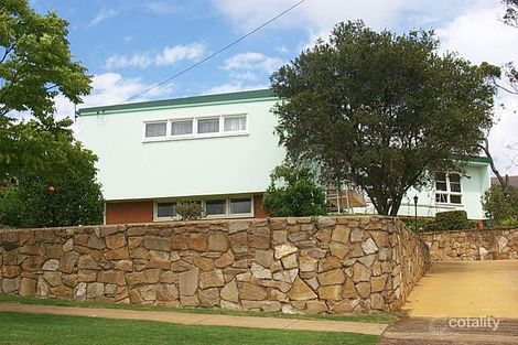 327 West St, Harristown, QLD 4350