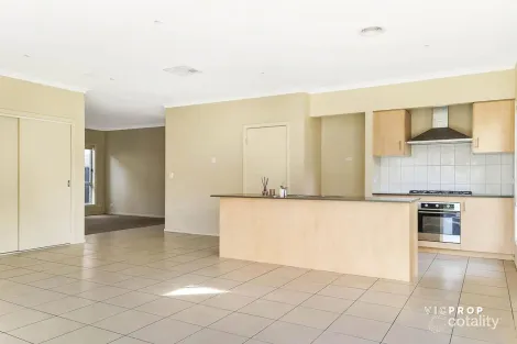 Property photo of 76 Crossway Avenue Tarneit VIC 3029