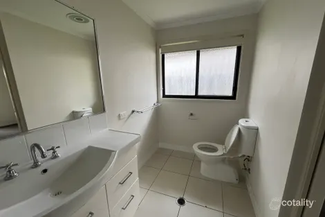 Property photo of 13 Jeana Close Boyne Island QLD 4680