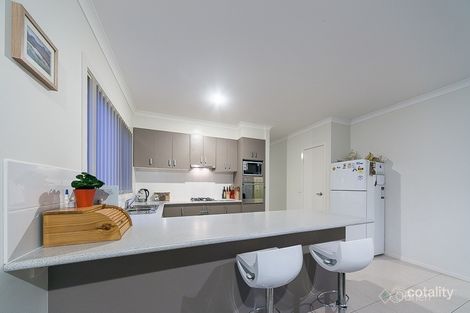 Property photo of 23 Everly Circuit Pakenham VIC 3810