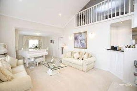 Property photo of 20 Cunningham Drive Endeavour Hills VIC 3802