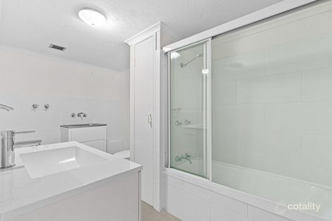 Property photo of 2/5 Vincent Street Indooroopilly QLD 4068