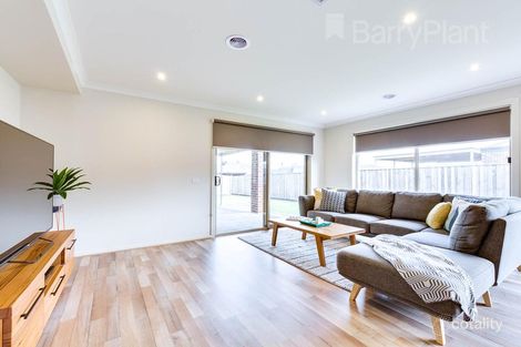 Property photo of 11 Greenfields Boulevard Romsey VIC 3434