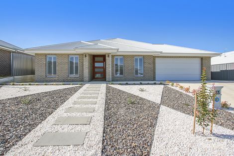 33 Hillford Cct, Thurgoona, NSW 2640