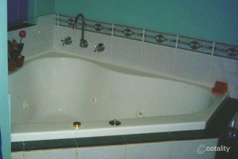 Property photo of 6 Bernley Drive Viveash WA 6056