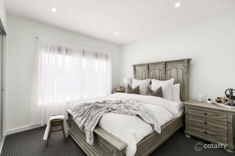 Property photo of 1/3 Dhemre Place Dallas VIC 3047