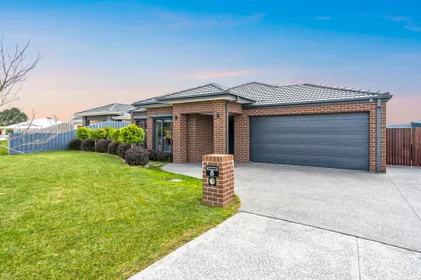 Property photo of 8 Scentbark Way Gisborne VIC 3437
