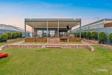 Property photo of 8 Scentbark Way Gisborne VIC 3437