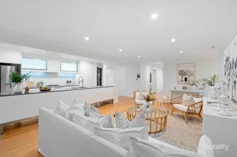 Property photo of 13 Lambros Drive Benowa QLD 4217