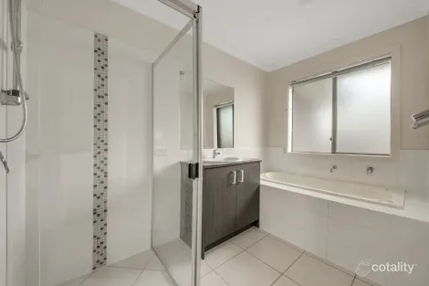 Property photo of 22 Cornforth Crescent Kirkwood QLD 4680