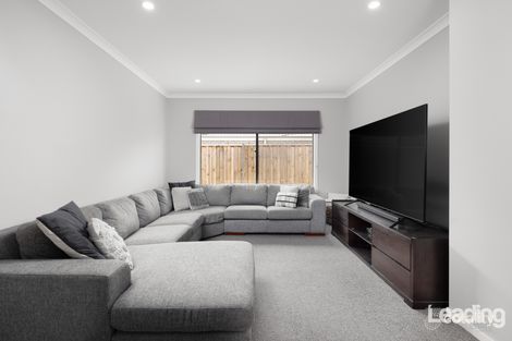 Property photo of 66 Light Horse Circuit Sunbury VIC 3429