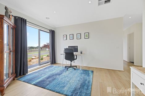 Property photo of 52 Manikato Drive Drouin VIC 3818