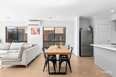 Property photo of 10 Vienet Avenue Armstrong Creek VIC 3217