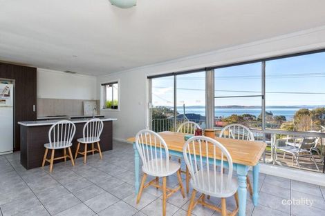 1/241 Roslyn Ave, Blackmans Bay, TAS 7052