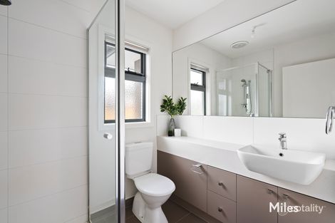 Property photo of 27 Dalveen Road Ivanhoe VIC 3079