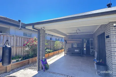 Property photo of 31 Oakhill Crescent Colebee NSW 2761