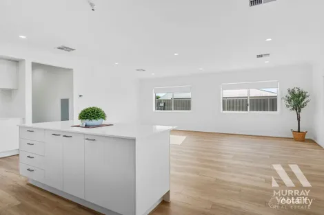Property photo of 14 Peter Thomson Circuit Yarrawonga VIC 3730
