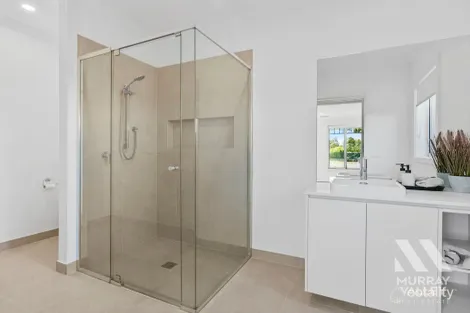 Property photo of 14 Peter Thomson Circuit Yarrawonga VIC 3730