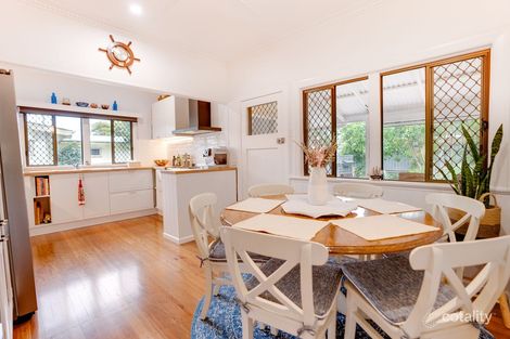 Property photo of 5 Edward Street Labrador QLD 4215