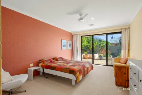 Property photo of 16 Sinclair Vista Lakelands WA 6180