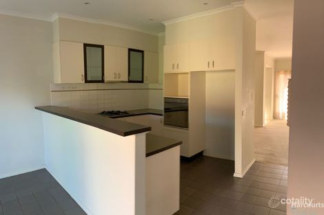 Property photo of 14 Flame Crescent South Morang VIC 3752