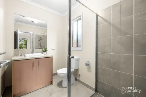 Property photo of 2 Ducal Parkway Mernda VIC 3754