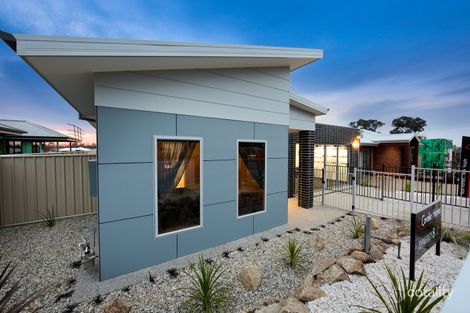 40 Victoria Cross Pde, Wodonga, VIC 3690