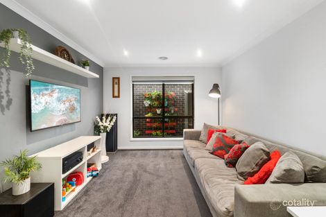 Property photo of 11 Jule Knight Street Casey ACT 2913