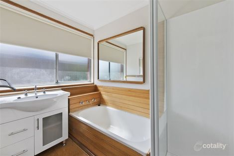 Property photo of 11 Honolulu Street Midway Point TAS 7171