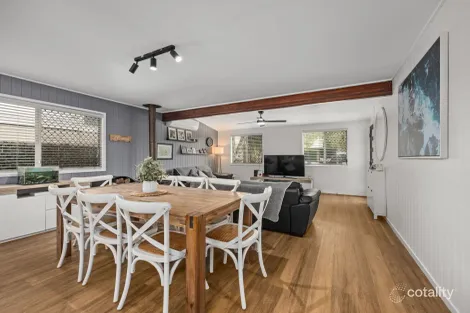 Property photo of 10 Bellhaven Drive Bundamba QLD 4304